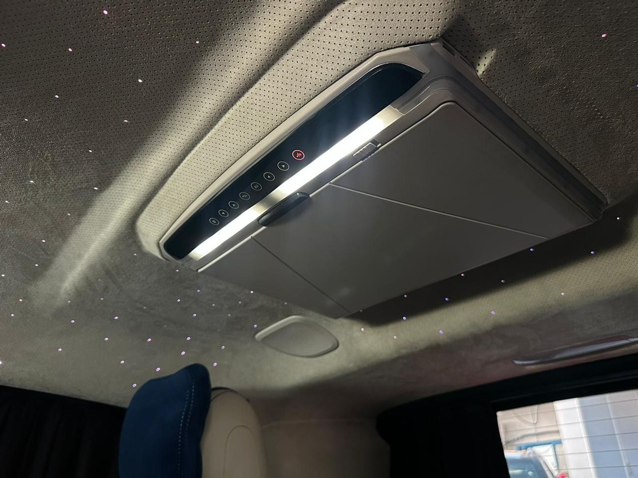 Mercedes-Benz V 250 Std 2.1L Mercedes Benz V250 VIP GCC