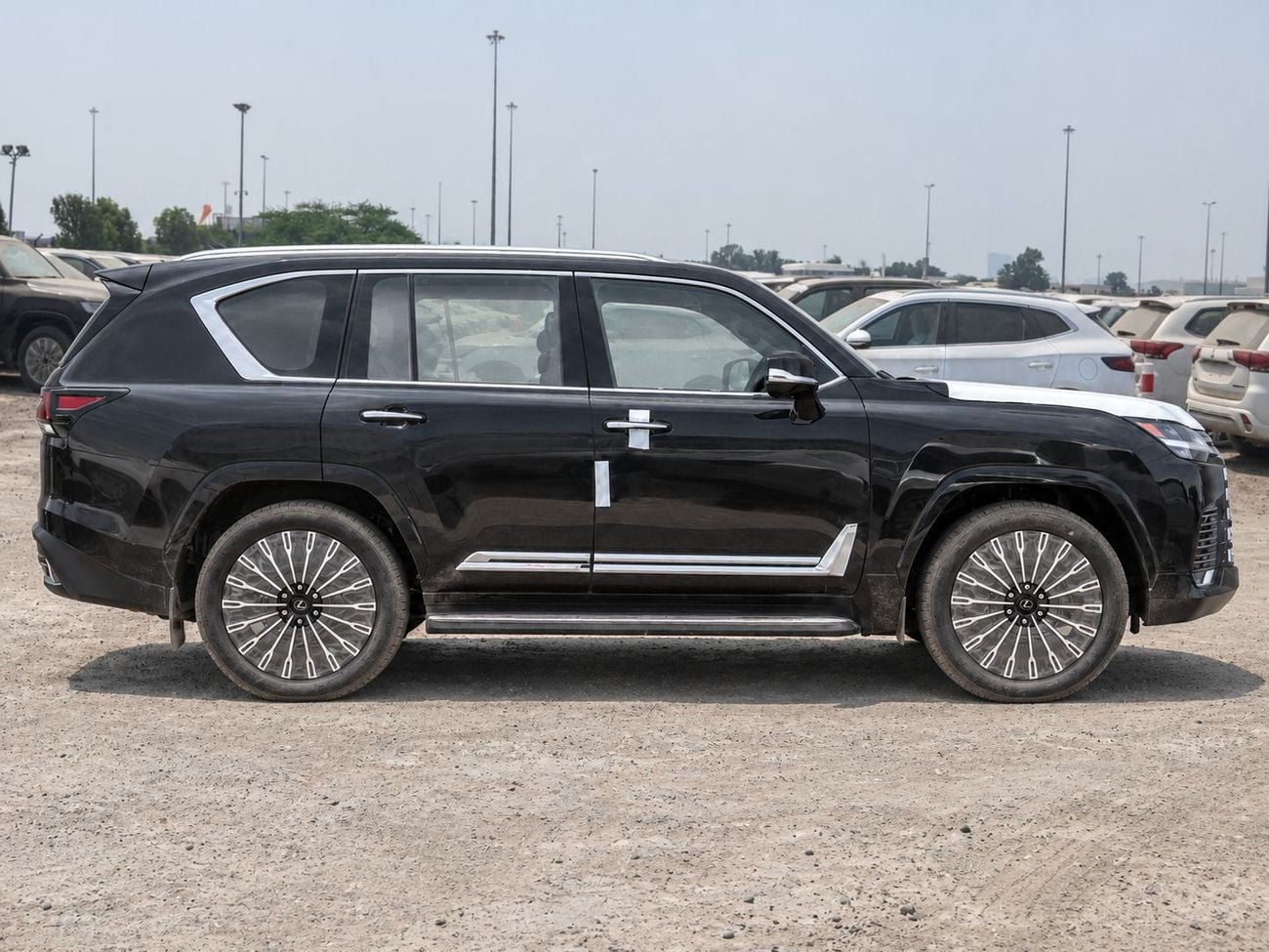 لكزس LX 700h VIP ECTAV0005 - لكزس LX700h F سبورت موديل 2026 - محرك هجين سعة 3.5 لتر، ناقل حركة أوتوماتيكي - لون أسود 