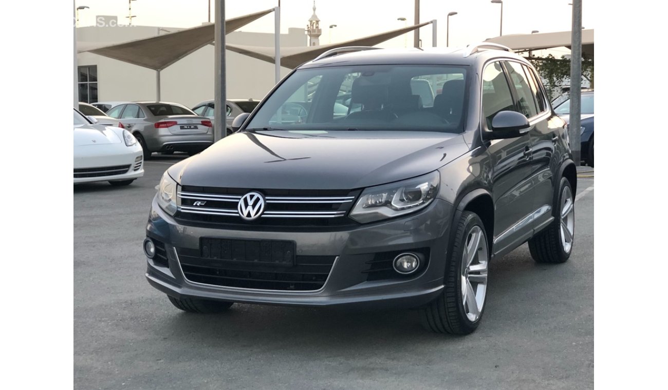 Volkswagen Tiguan Volex wagan TIGUN MODEL 2014 GCC car prefect condition full option panoramic roof leather seats back