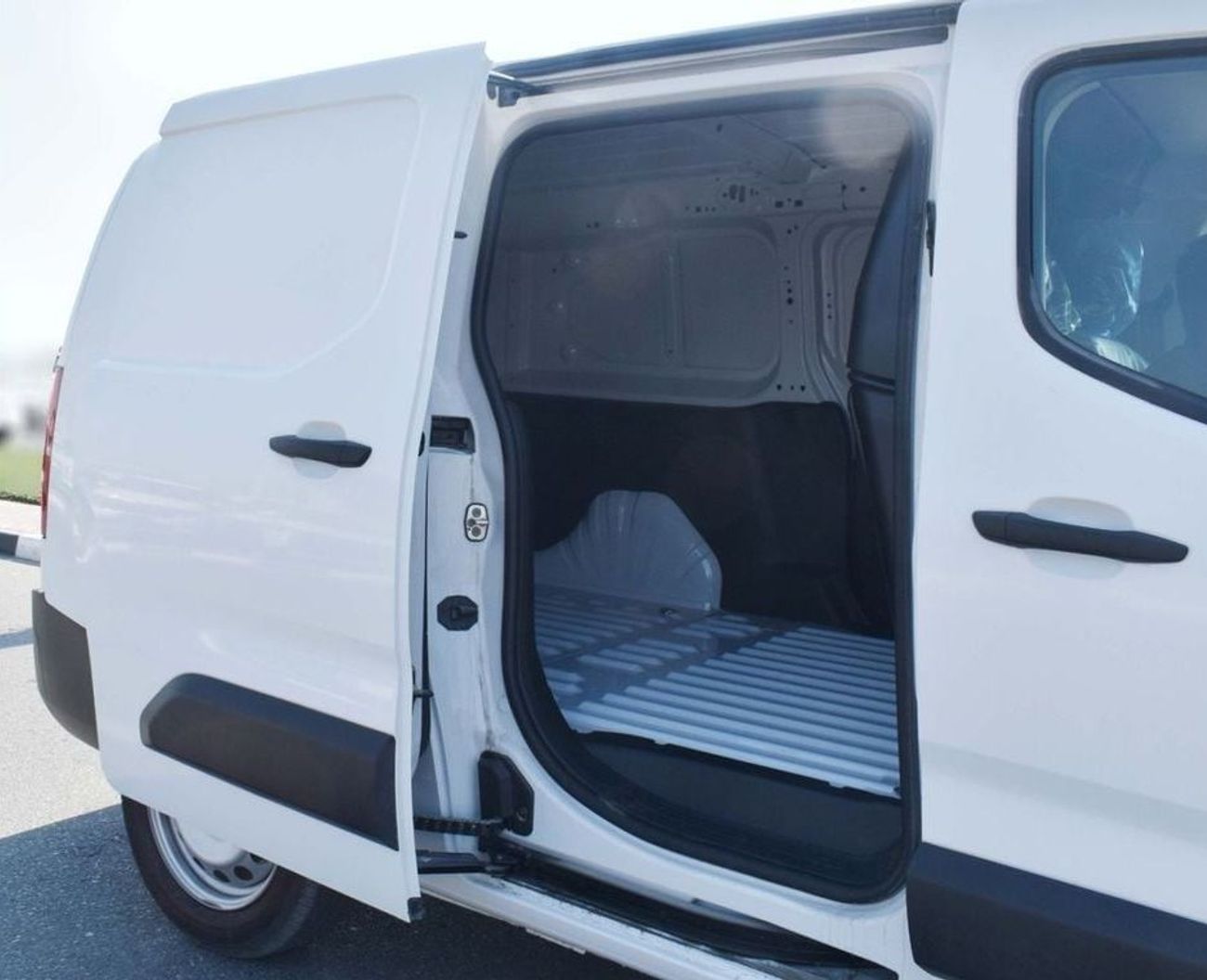 Peugeot Partner PARTNER VAN 1.6L M/T WITH CRUISE CONTROL