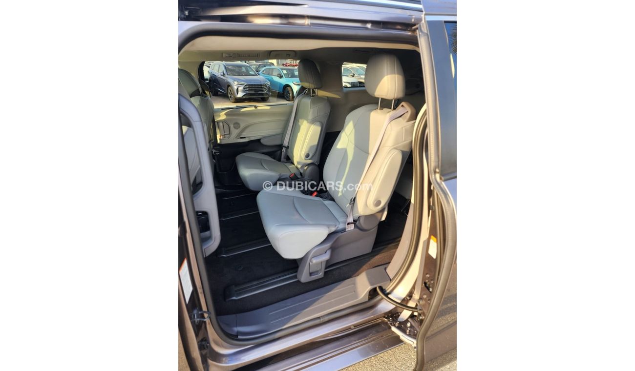 Toyota Sienna TOYOTA SIENNA HYBRID  FULL OPTION 2021 MODEL