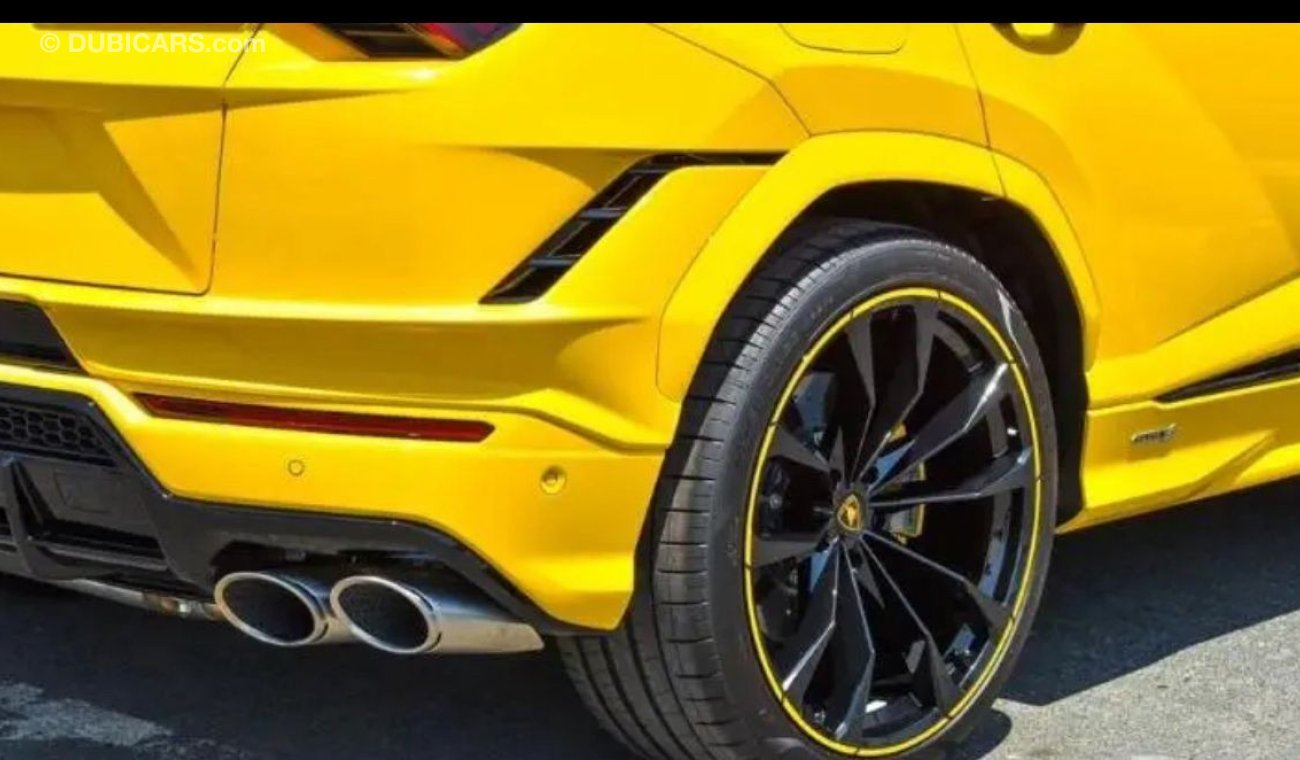 Lamborghini Urus 4.0L TWIN-TURBO V8 2023