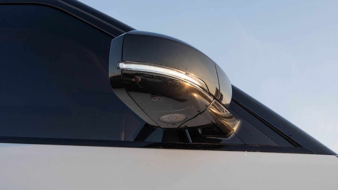 Land Rover Range Rover Supercharged 5.0L 2020 Land Rover Range Rover Vogue Supercharged LWB (Long Wheelbase) V8 5.0L AT Pet