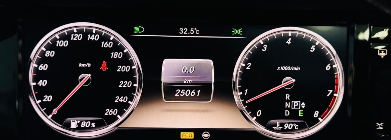 Mercedes-Benz S 500 AMG GCC .. FSH .. 25000 Km Only .. Original paint .. Brand New condition