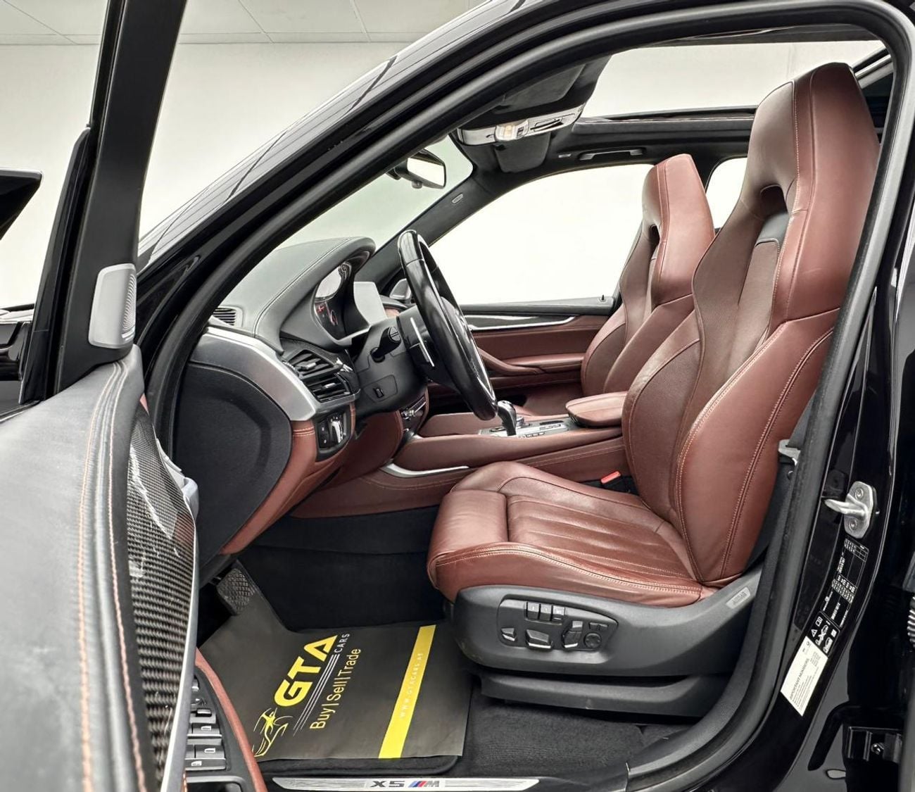 BMW X5M Std 4.4L 2016 BMW X5M M-Sport, BMW Full Service History, Excellent Condition, GCC