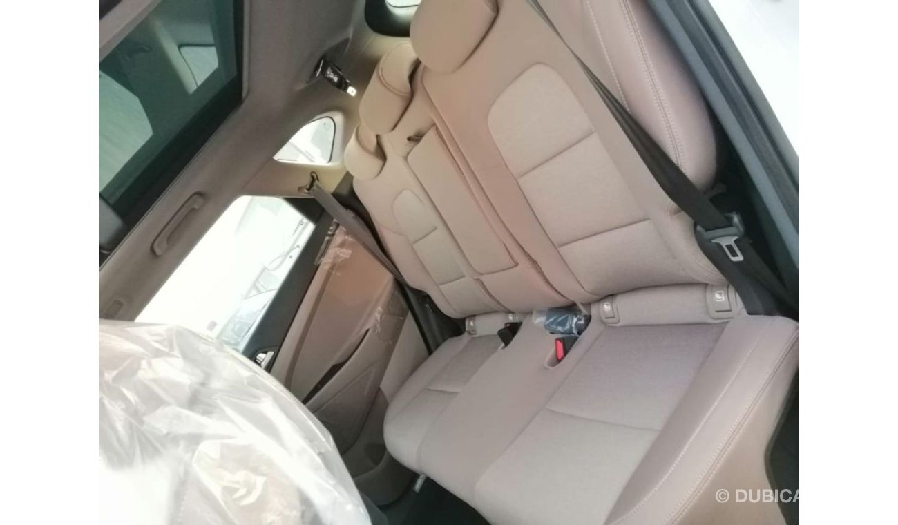 Hyundai Tucson 2.0 with sun roof two electric seat