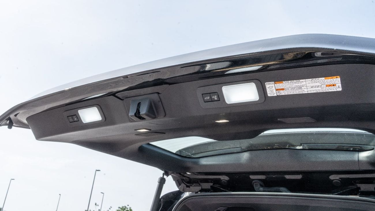 Toyota Land Cruiser 2026 Toyota Land Cruiser VXR 3.5L AT Petrol (Black-Red) Omani