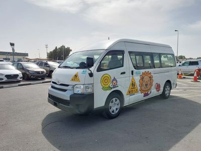 تويوتا هاياس TOYOTA HIACE VAN RHD 2015 MODEL 2.7 L PETROL AUTOMATIC(PM61832)