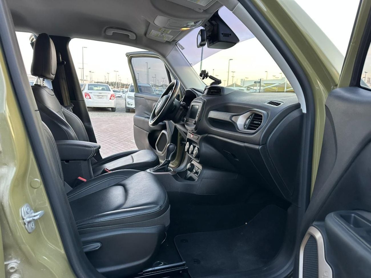 جيب رينيجيد Limited 2.4L