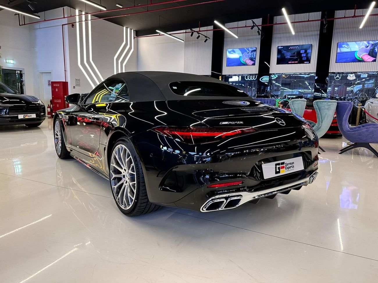 Mercedes-Benz SL 55 AMG Roadster 4Matic+ 2022 Mercedes‑AMG SL55 4MATIC+ - GCC - Dealer Service history available