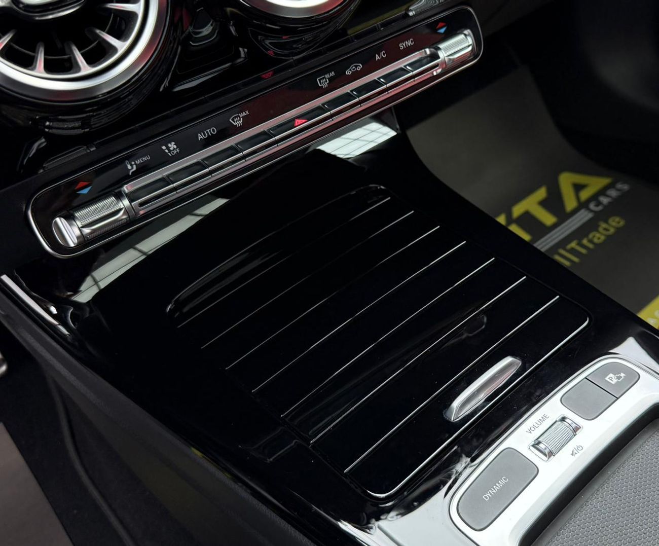 مرسيدس بنز A 35 AMG 4MATIC 2023 Mercedes Benz A35 AMG 4MATIC, 2028 MB Warranty + Service Pack, Full MB Service History,