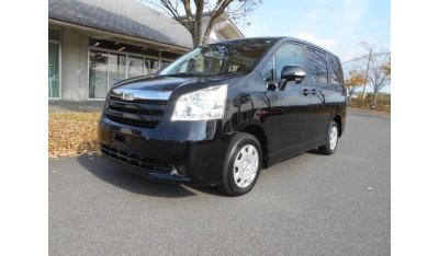 Toyota Noah ZRR70G