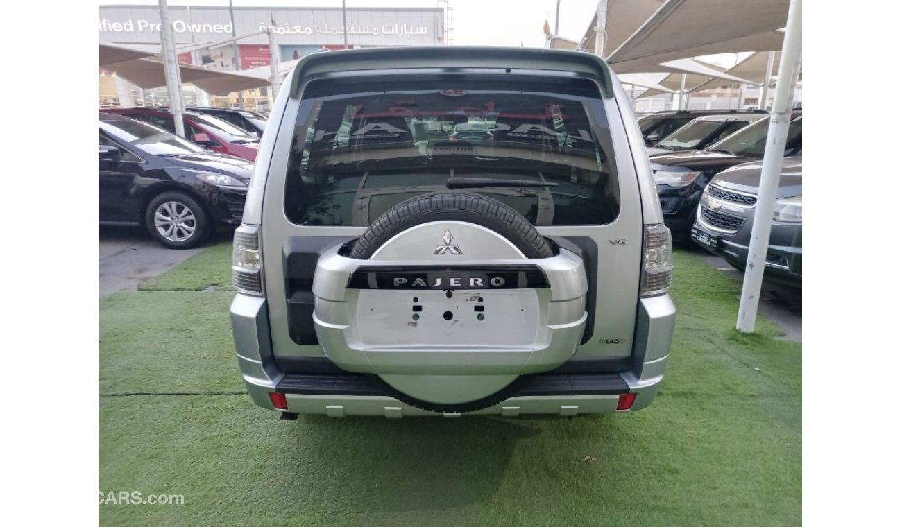 Mitsubishi Pajero Gulf model 2013 cruise control screen leather camera in excellent condition, you do not need any exp