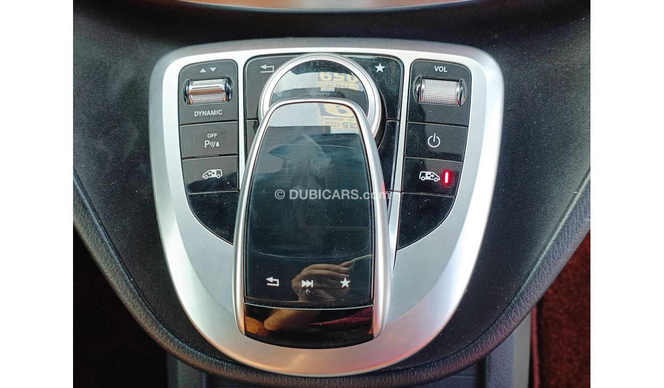 Mercedes-Benz V 250 VIANO  2.0L PETROL, I4 TURBO / FRONT POWER SEATS /  LEATHER SEATS (LOT # 33139)