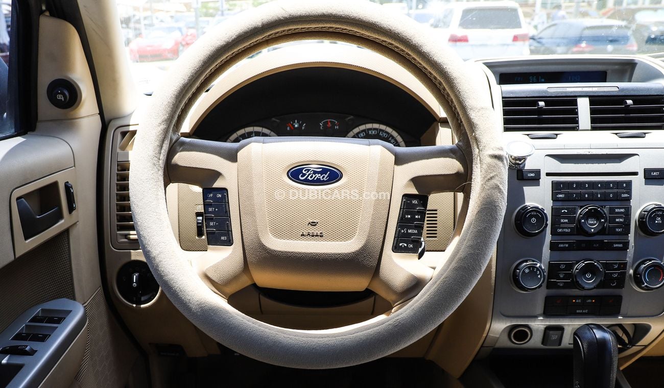 Used Ford Escape XLT 2012 for sale in Sharjah - 427373