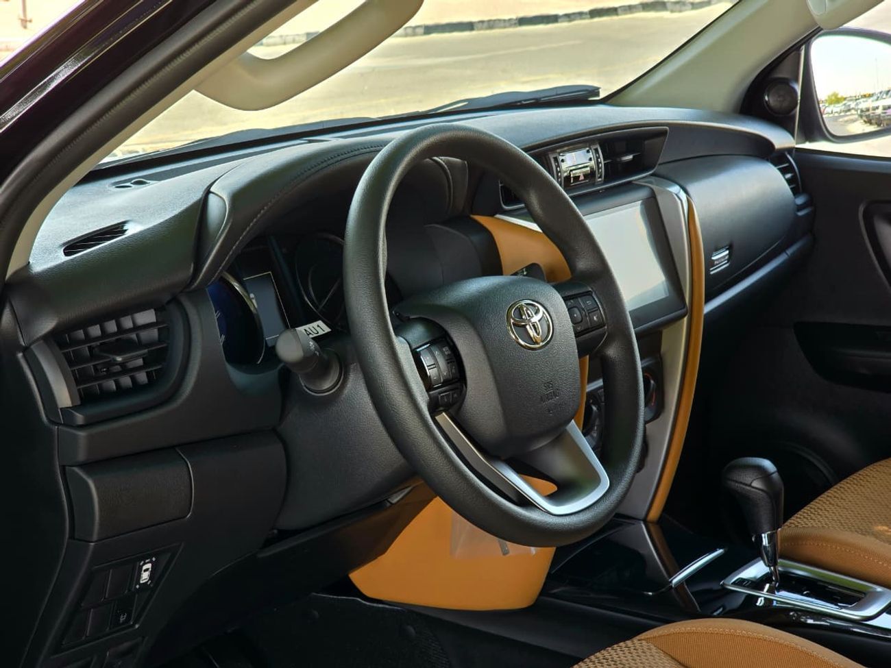 Toyota Fortuner TOYOTA FORTUNER PETROL 2.7 - MANUAL A.C - ALLOY WHEELS - 2025 MODEL - WHITE INSIDE BROWN - GCC SPECS