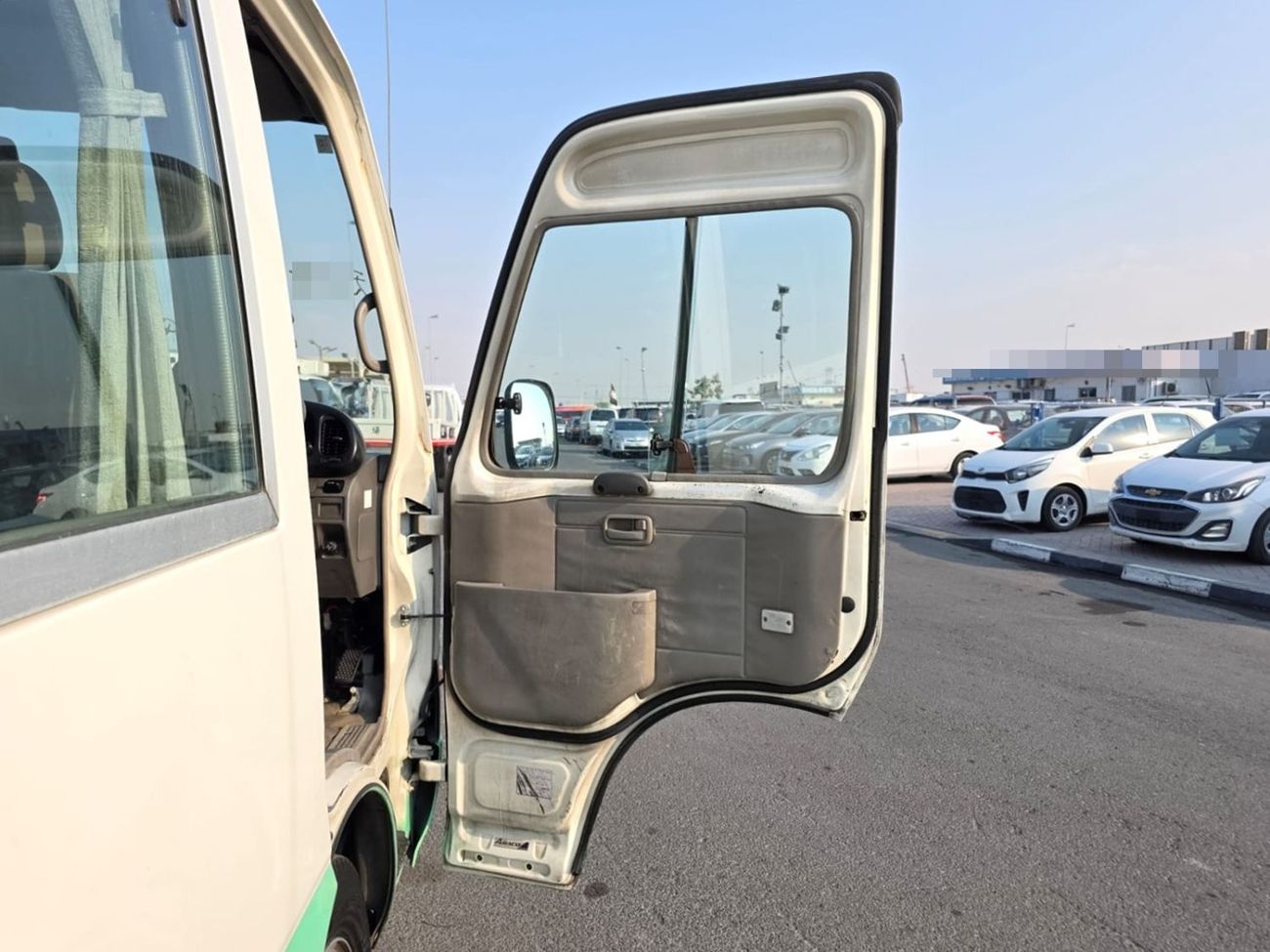 Toyota Coaster TOYOTA COASTER BUS RHD 2003 MODEL 4.2 L DIESEL AUTOMATIC(PM12173)