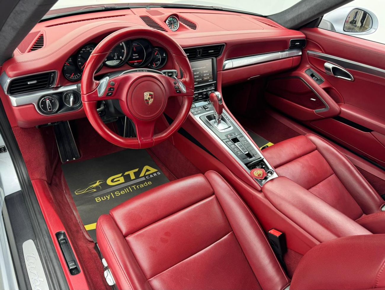 بورش 911 Turbo 3.8L (500 HP) Coupe 2015 Porsche 911 Turbo, Porsche Service History, Excellent Condition, GCC