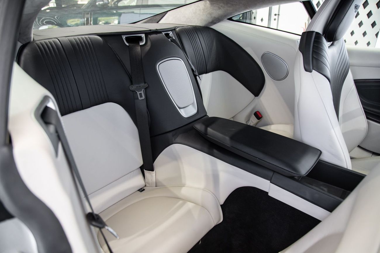 Aston Martin DB11 Std Aston Martin DB11 V12