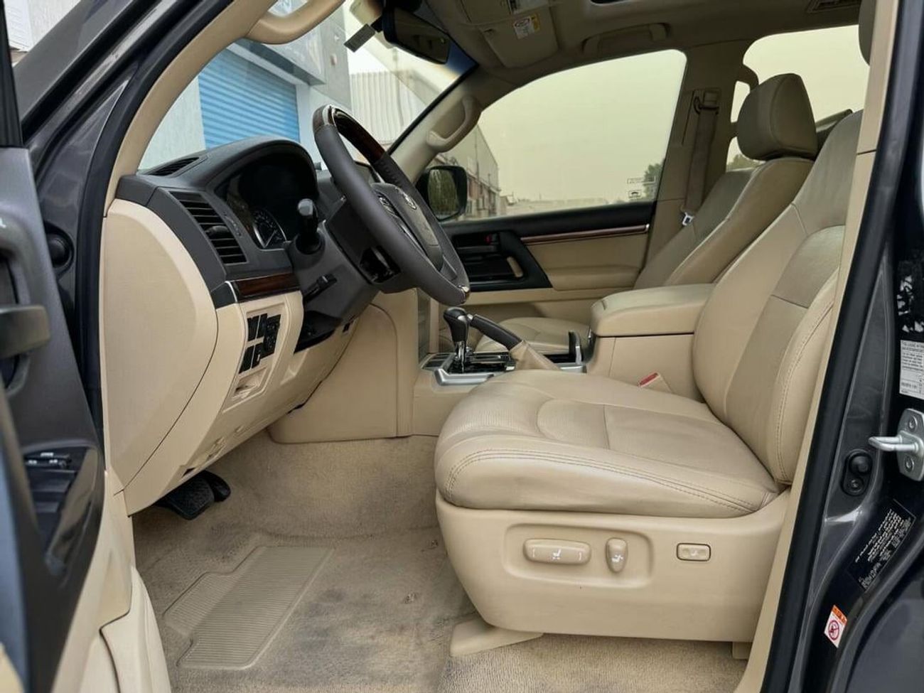 Toyota Land Cruiser تويوتا لاندكروزر GXR V8  خليجي 2016