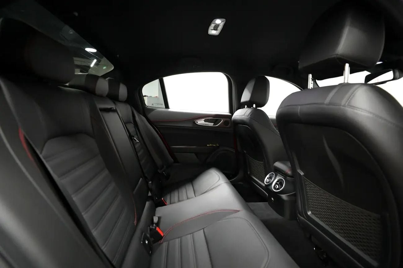 ألفا روميو جوليا Alfa Romeo Giulia Super 2025 | GCC Specs | Brand New