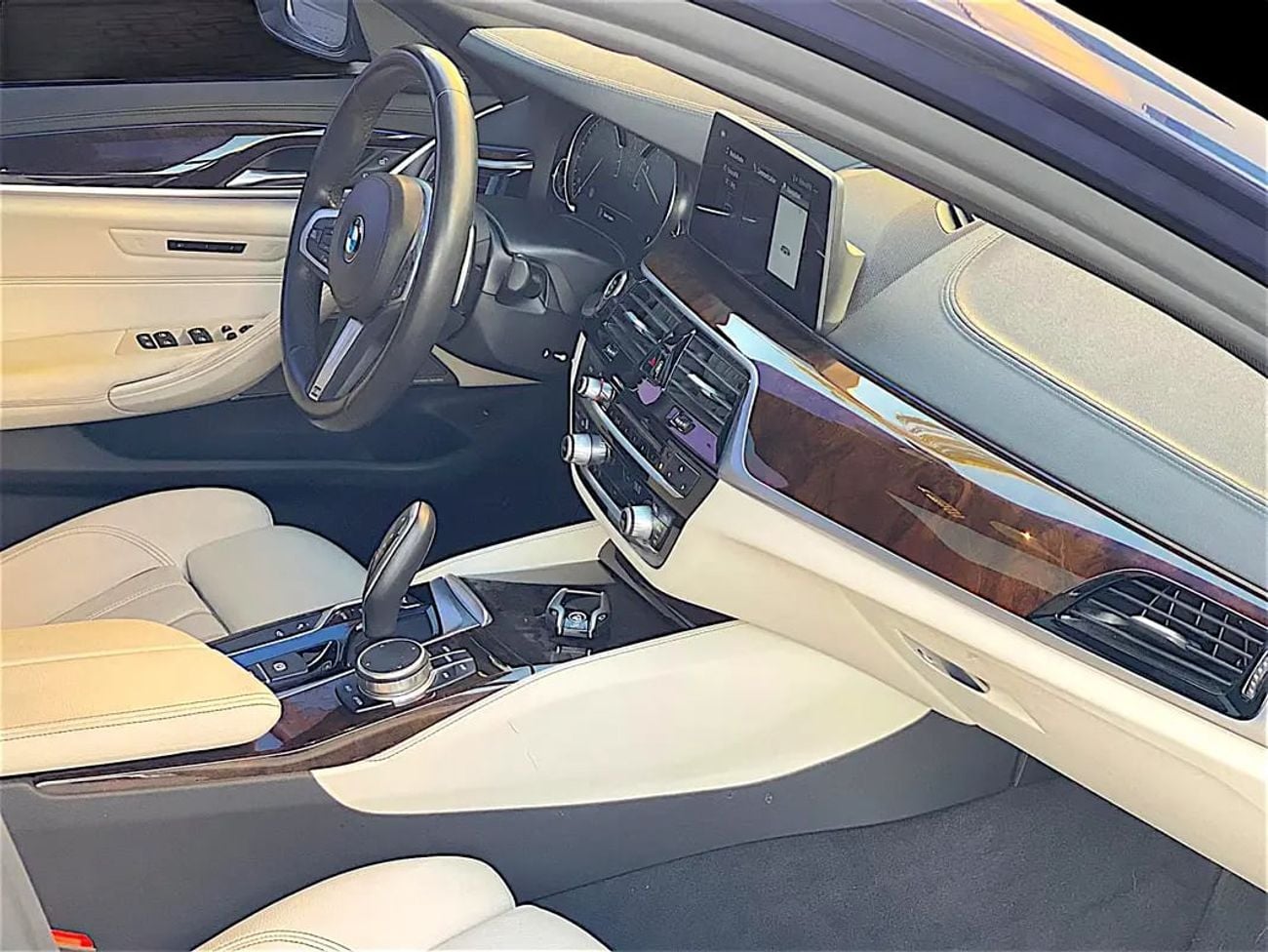 بي أم دبليو 540i 2,613 P.M | 540 M-KIT | 3.0L V6 | GCC | | LOW MILAGE Original paint