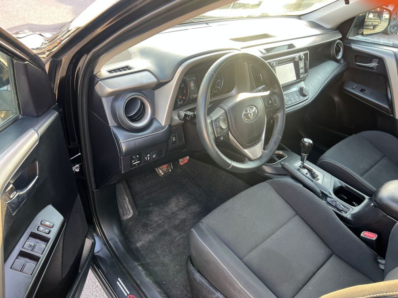 Toyota RAV4  2018 - 2.5L V4-RearCam-AWD 4x4 - Push Start -Sunroof