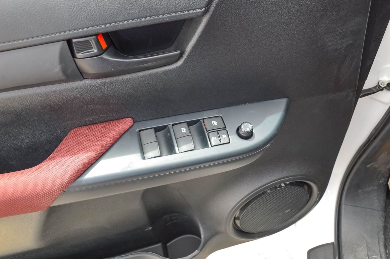 Toyota Hilux TOYOTA HILUX 2.7L RWD PETROL 4DOOR MT PICKUP 2025