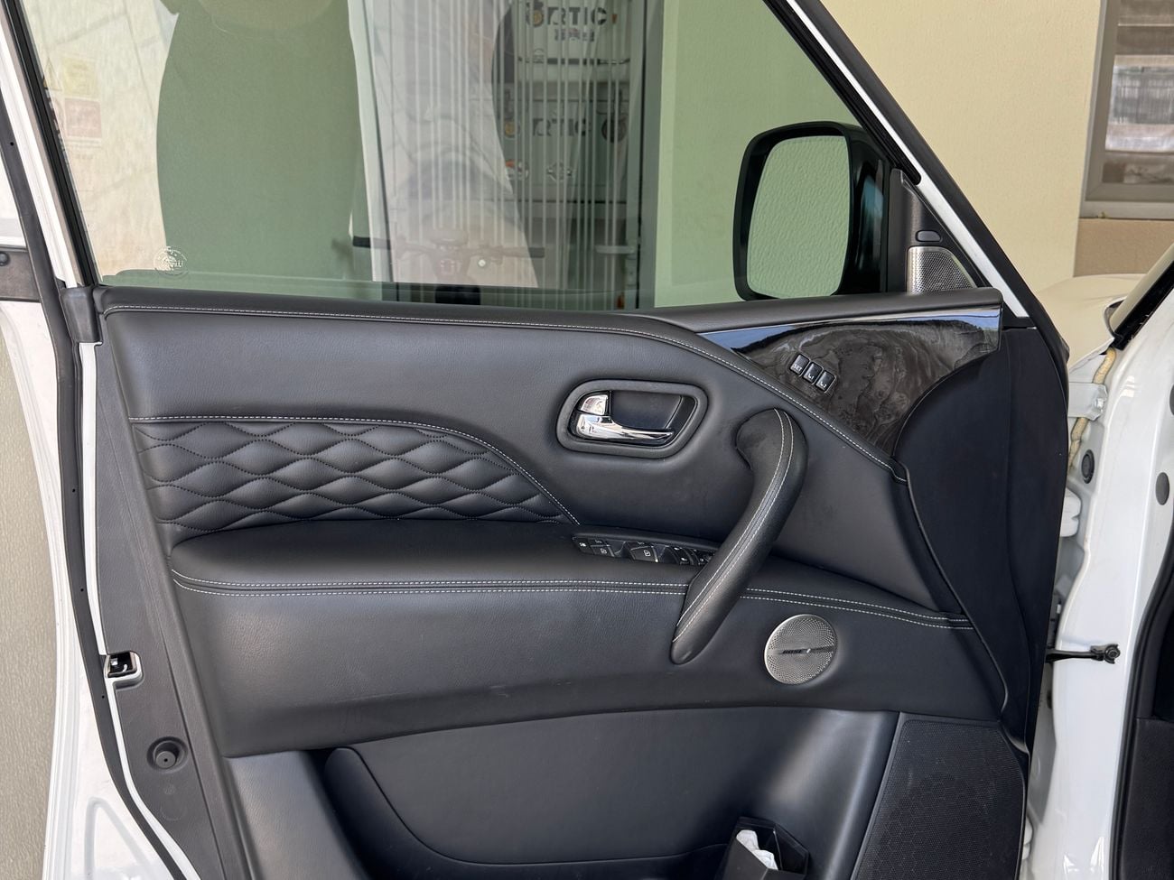 Infiniti QX80 LUXE SENSORY PROACTIVE Sensory 4WD CLEAN CARFAX