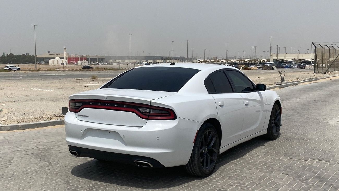Dodge Charger SXT Plus 3.6L
