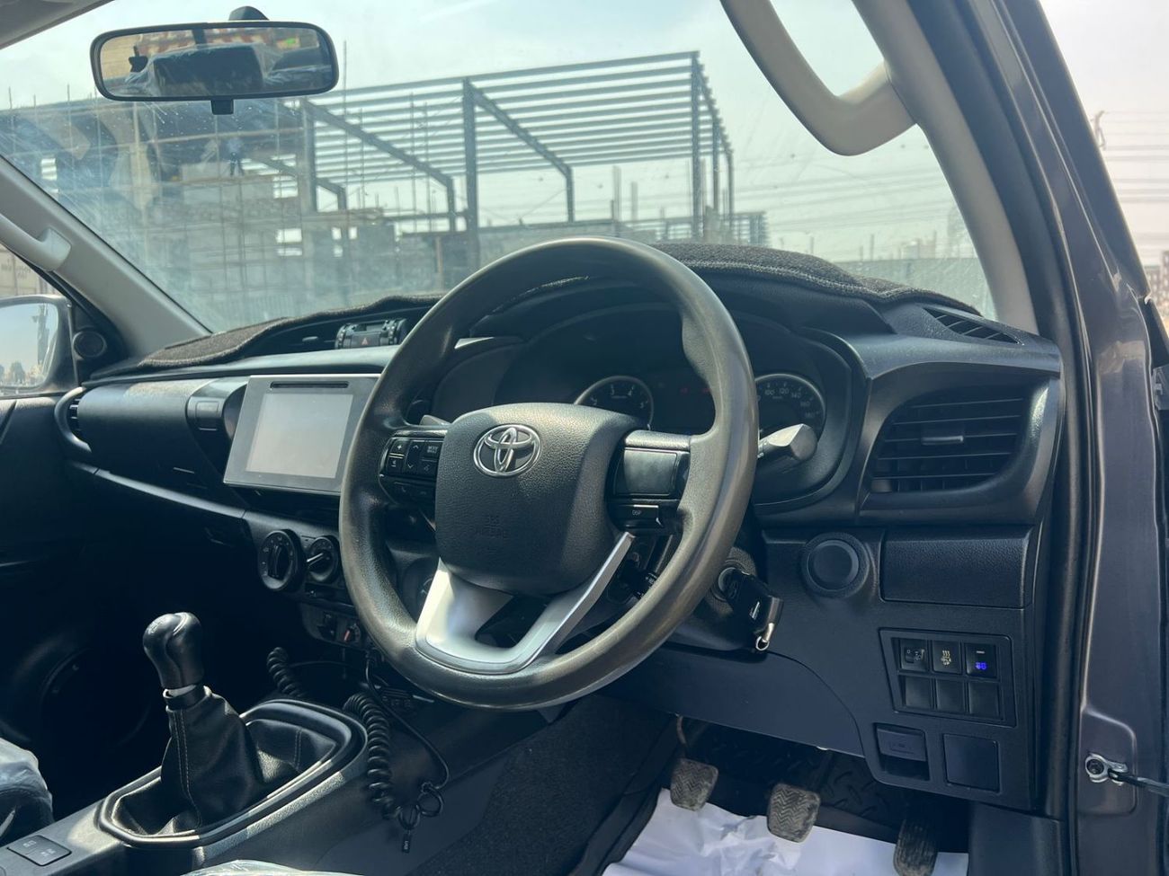 Toyota Hilux DIESEL 2.8L RIGHT HAND MANUAL GEAR YEAR 2017