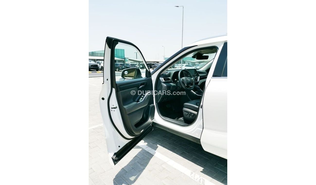 Toyota Highlander Toyota Highlander XLE-2021-White
