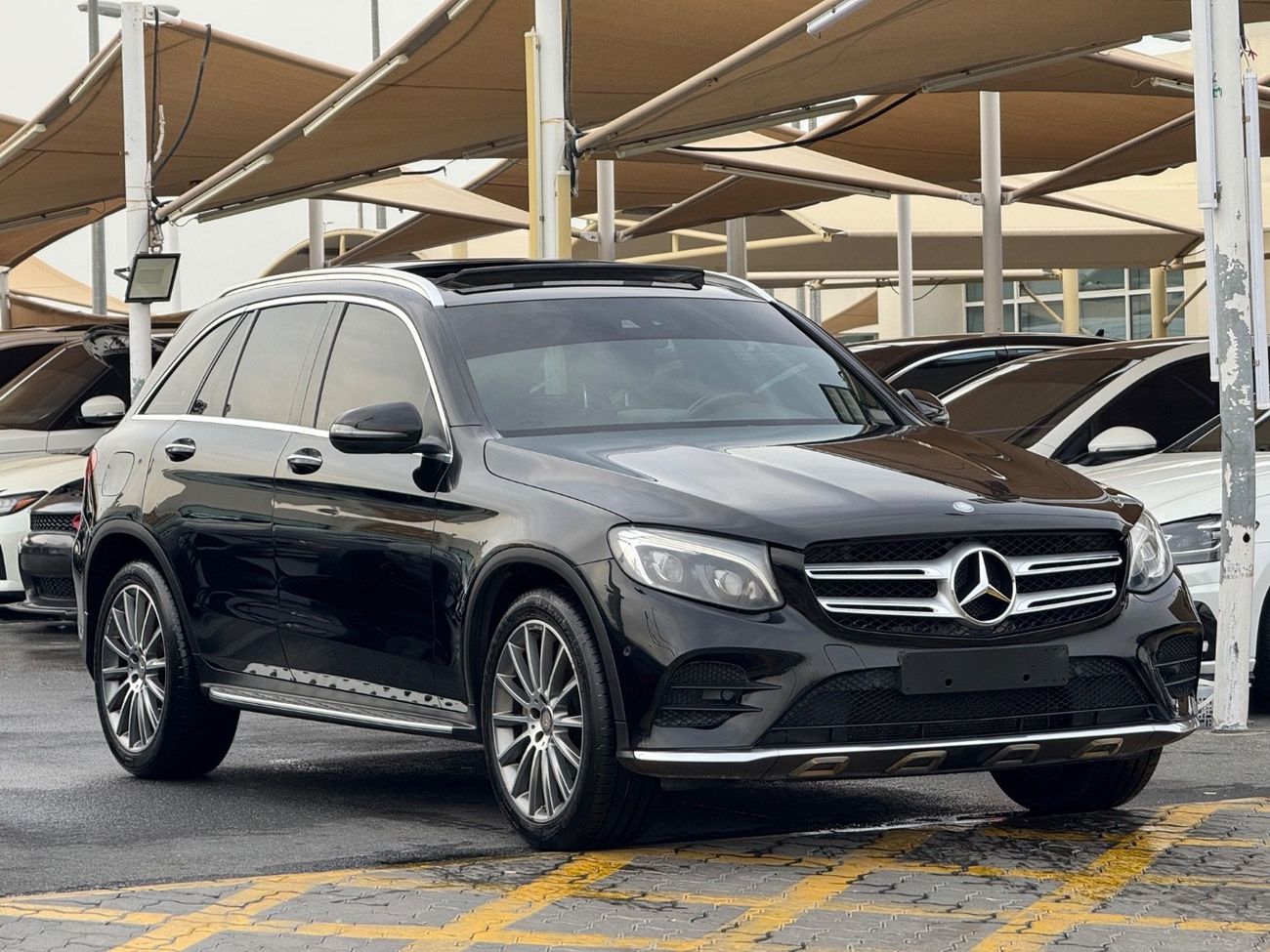 مرسيدس بنز GLC 300 Premium + 2.0L