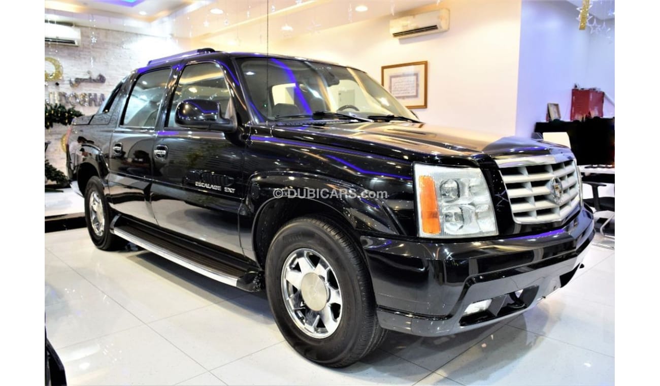 كاديلاك إسكالاد AMAZING Cadillac Escalade EXT 2004 Model! Black Color GCC Specs