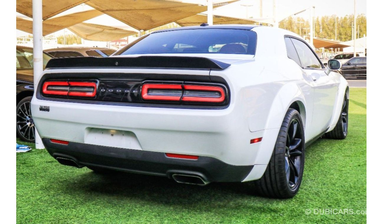 Dodge Challenger RT V8 2018/BIG SCREEN/ORIGINAL AIRBAGS/DEMON SRT WIDE BODY KIT, can not be exported to KSA