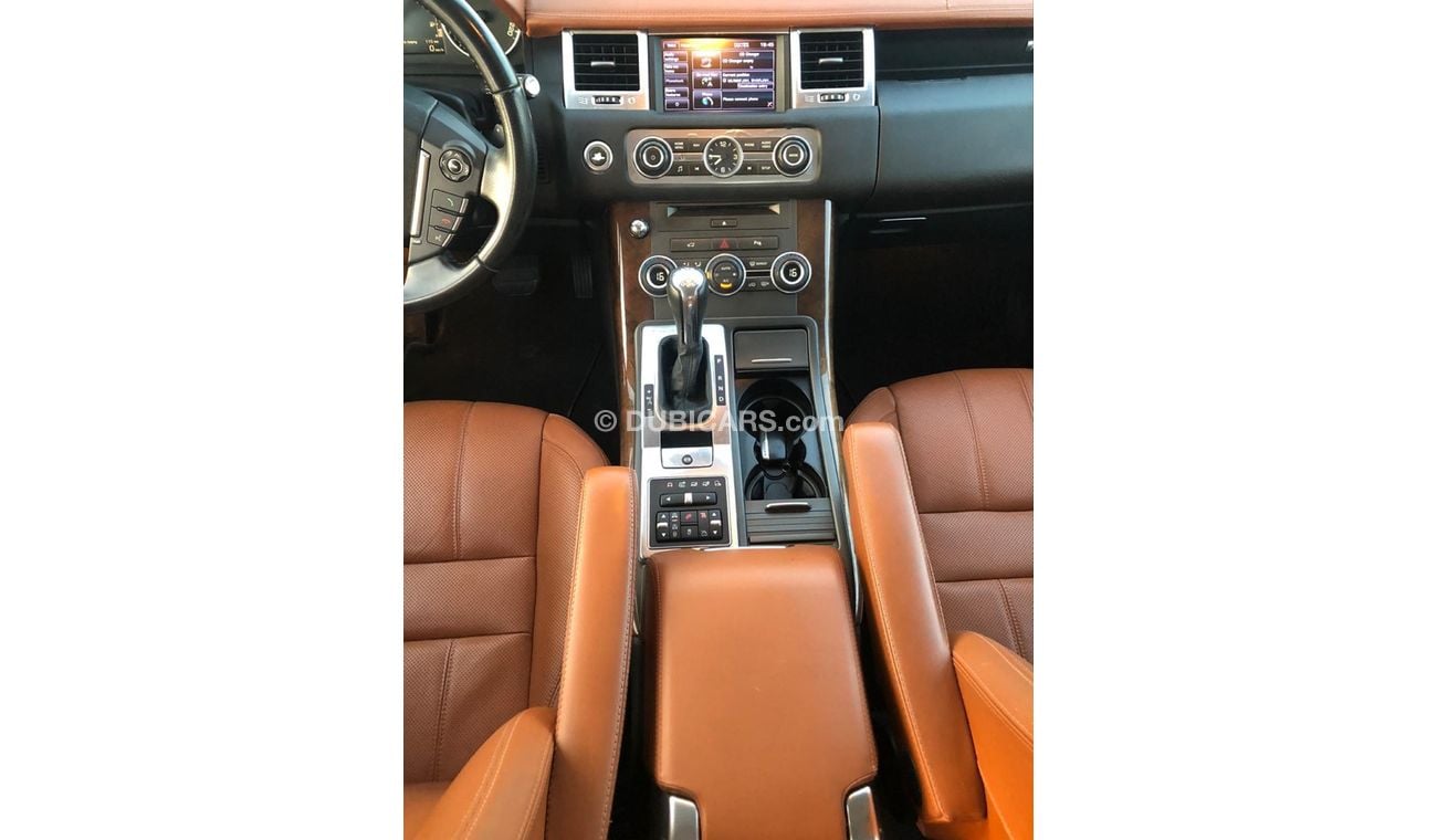 لاند روفر رينج روفر سبورت كت اوتو بيوجرفي موديل 2012 خليجيه فل اوبشن حاله ممتازه من الداخل والخارج فل اوبشن فتحه وجلد وكاميرات