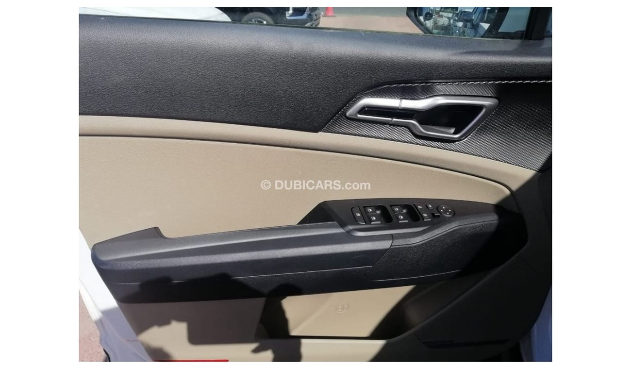 كيا سبورتيج SUN ROOF  BUSH START - REMOTE START ENGINE -SCREEN CAMERA