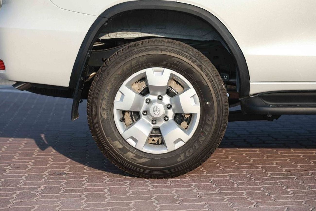 تويوتا فورتونر 2024 TOYOTA FORTUNER LOW 2.4 - PLATINUM WHITE PEARL inside CHAMOIS | Export Only