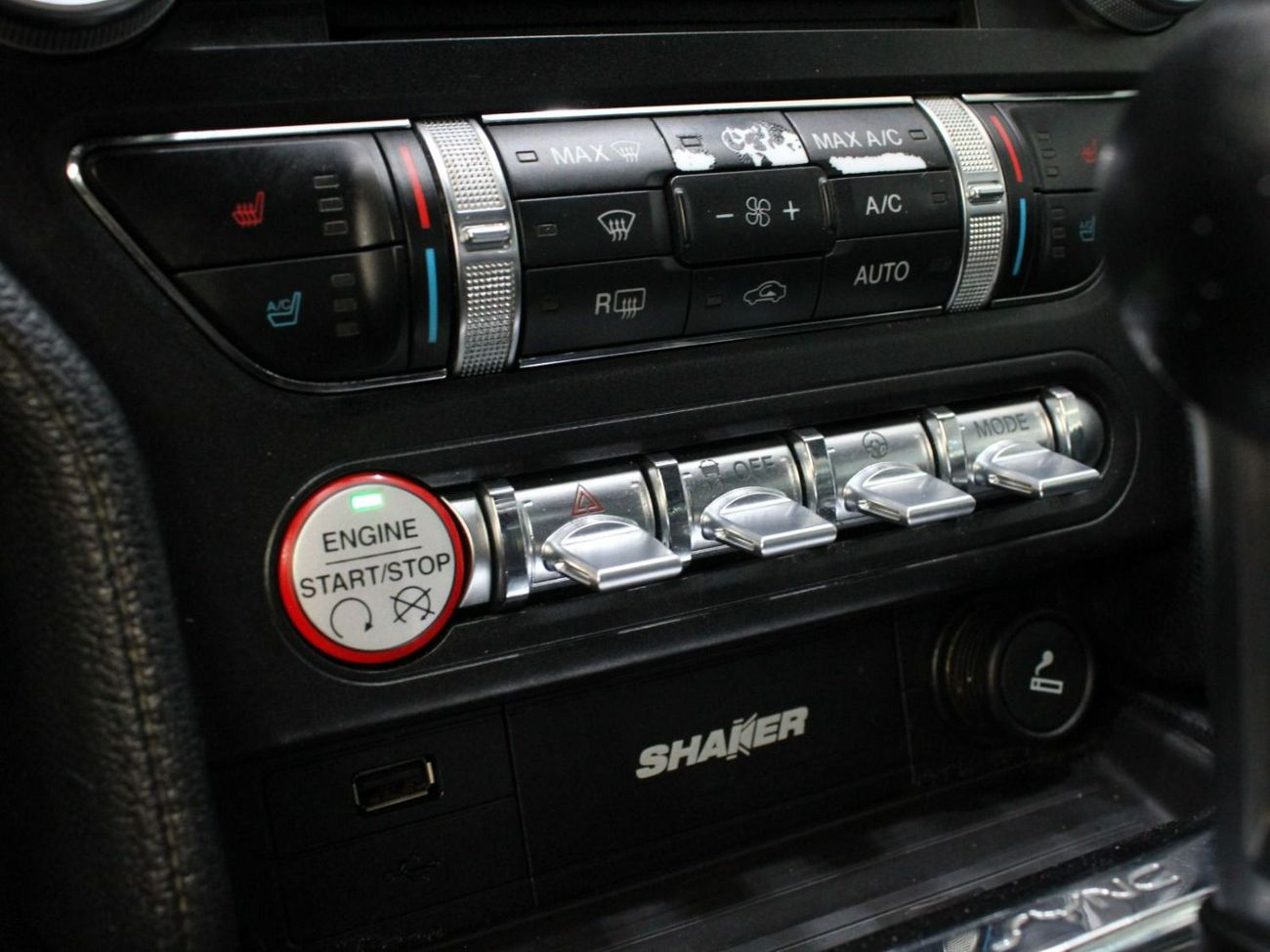 Ford Mustang GT Premium 5.0L V8