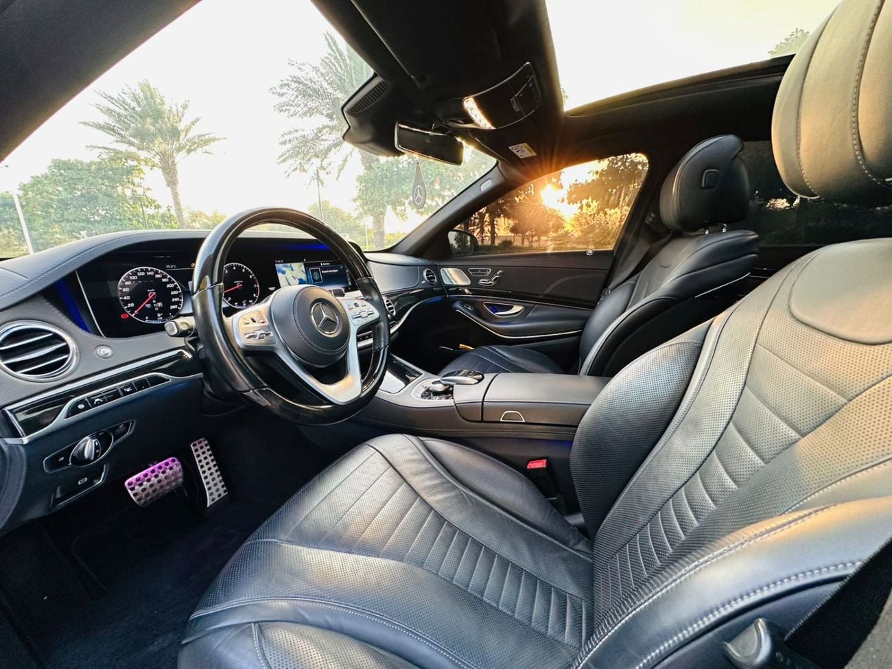 مرسيدس بنز S 560 Std 4.0L (463 HP)