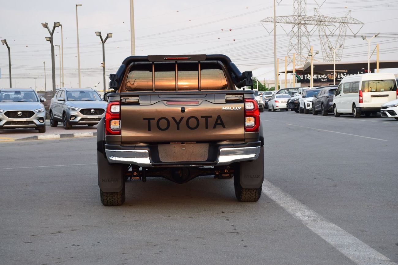 تويوتا هيلوكس S GLX 2.8L AWD M/T