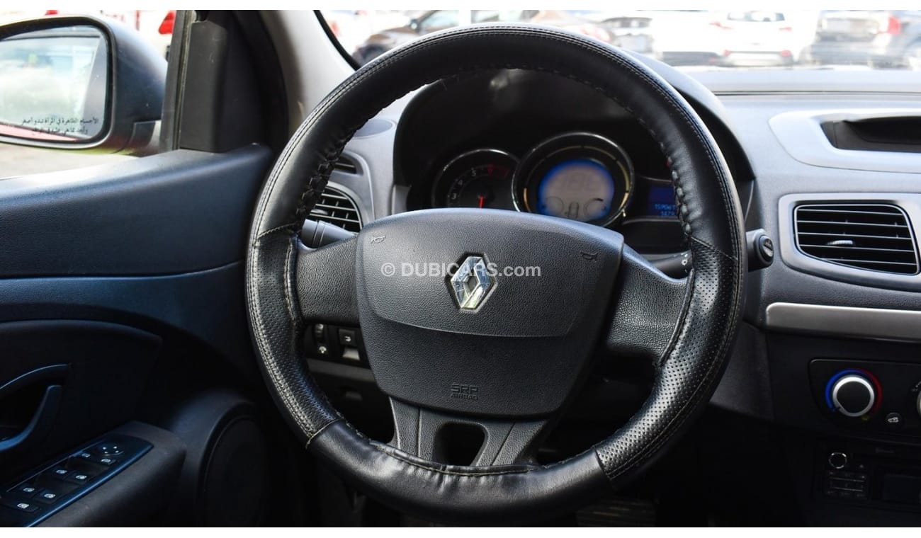 رينو فلوينس موديل 2014 خليجى لون أحمر بدون حوادث سنتر لوك تكييف باور راديو FM بحالة ممتازة