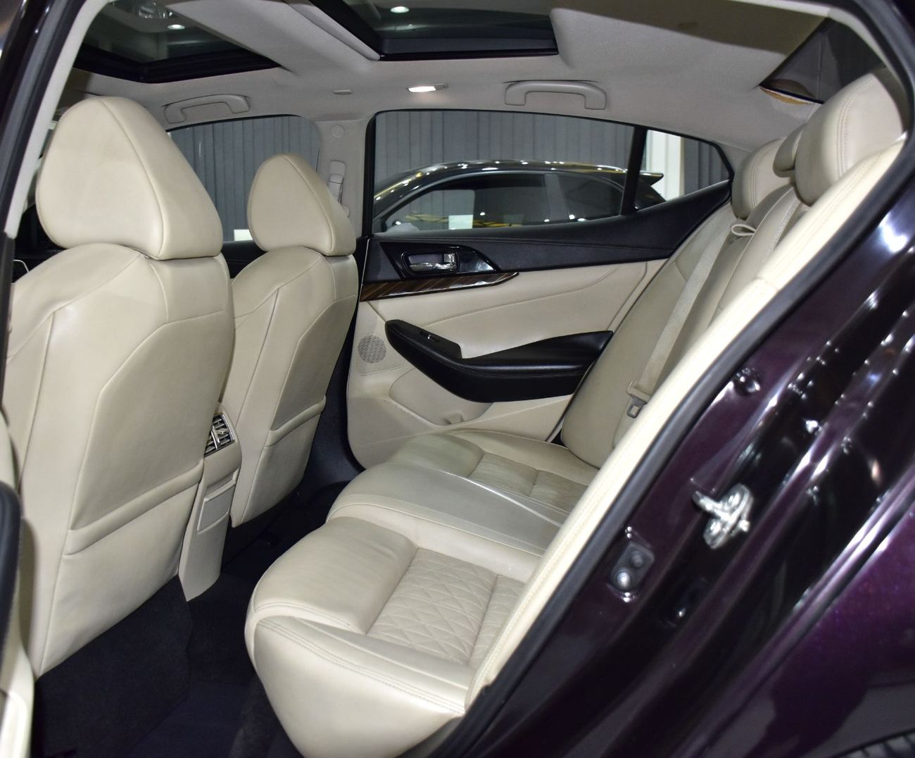 نيسان ماكسيما EXCELLENT DEAL for our Nissan Maxima SR ( 2016 Model ) in Purple Color GCC Specs