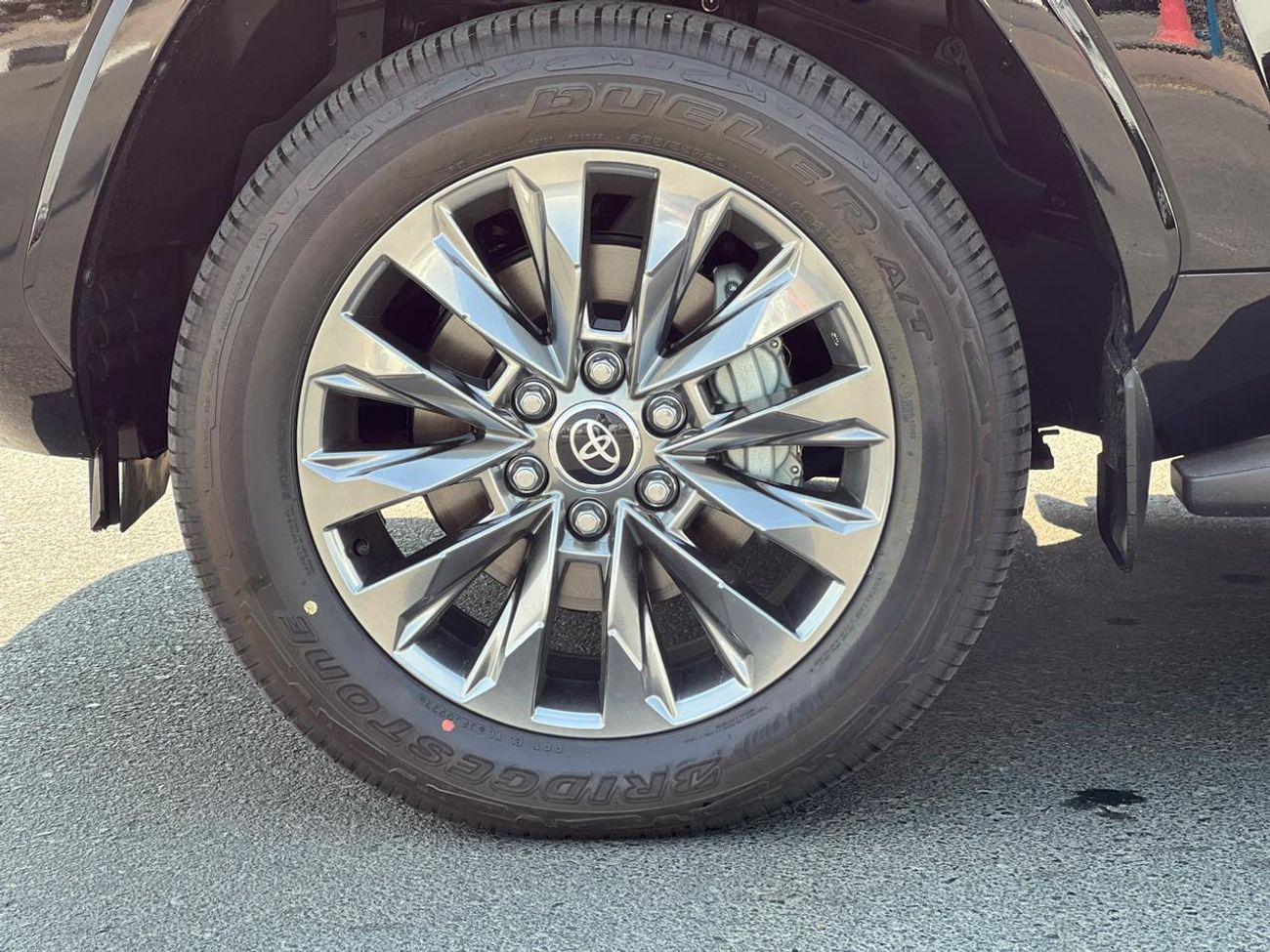 Toyota Land Cruiser ECTARC003 - RHD TLC300 VXR 3.3L Diesel Auto Black (Right Hand Drive)