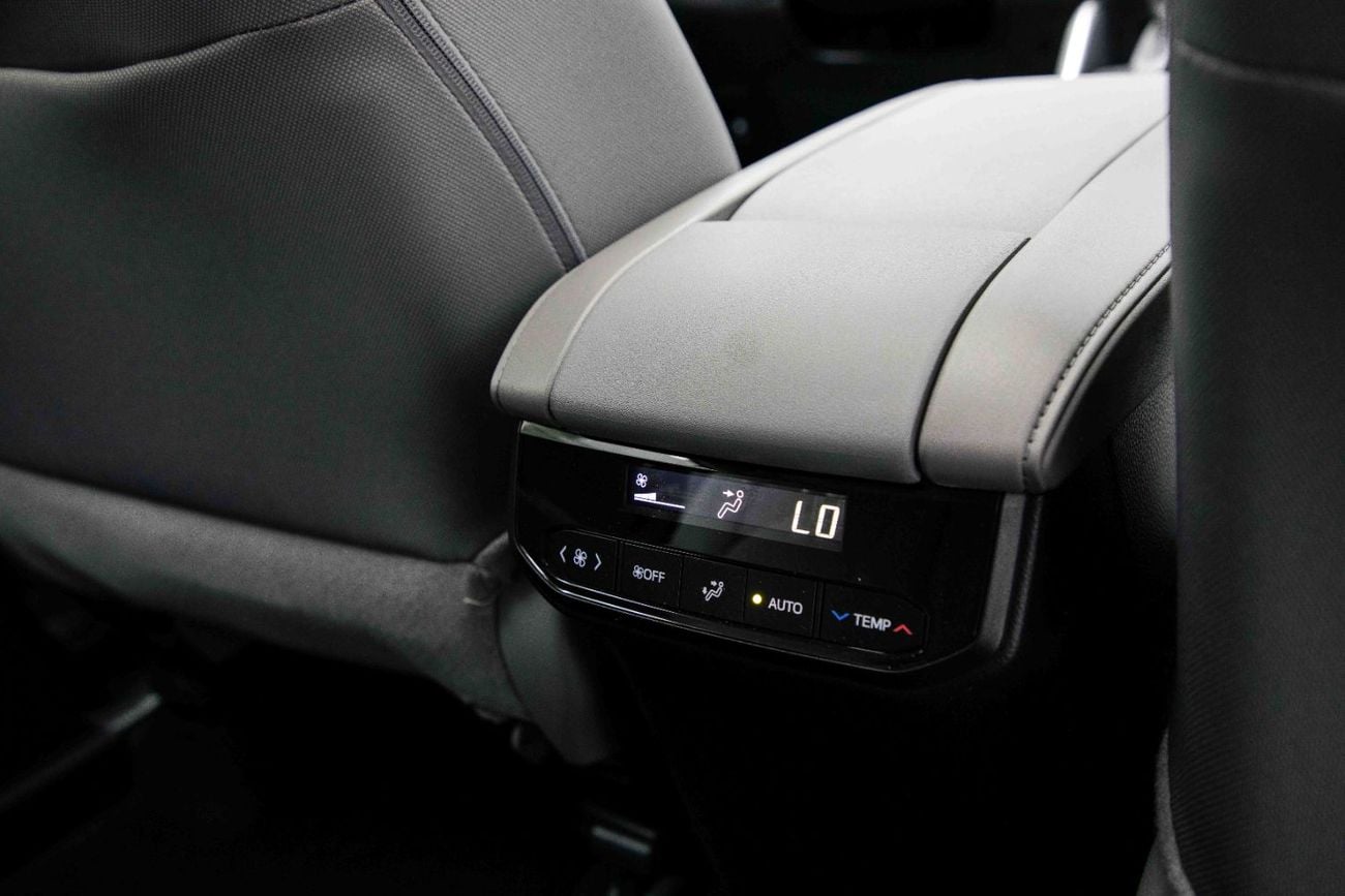 Toyota Highlander GLE 2.5L - Platinum White Pearl Inside Grey | Export Only