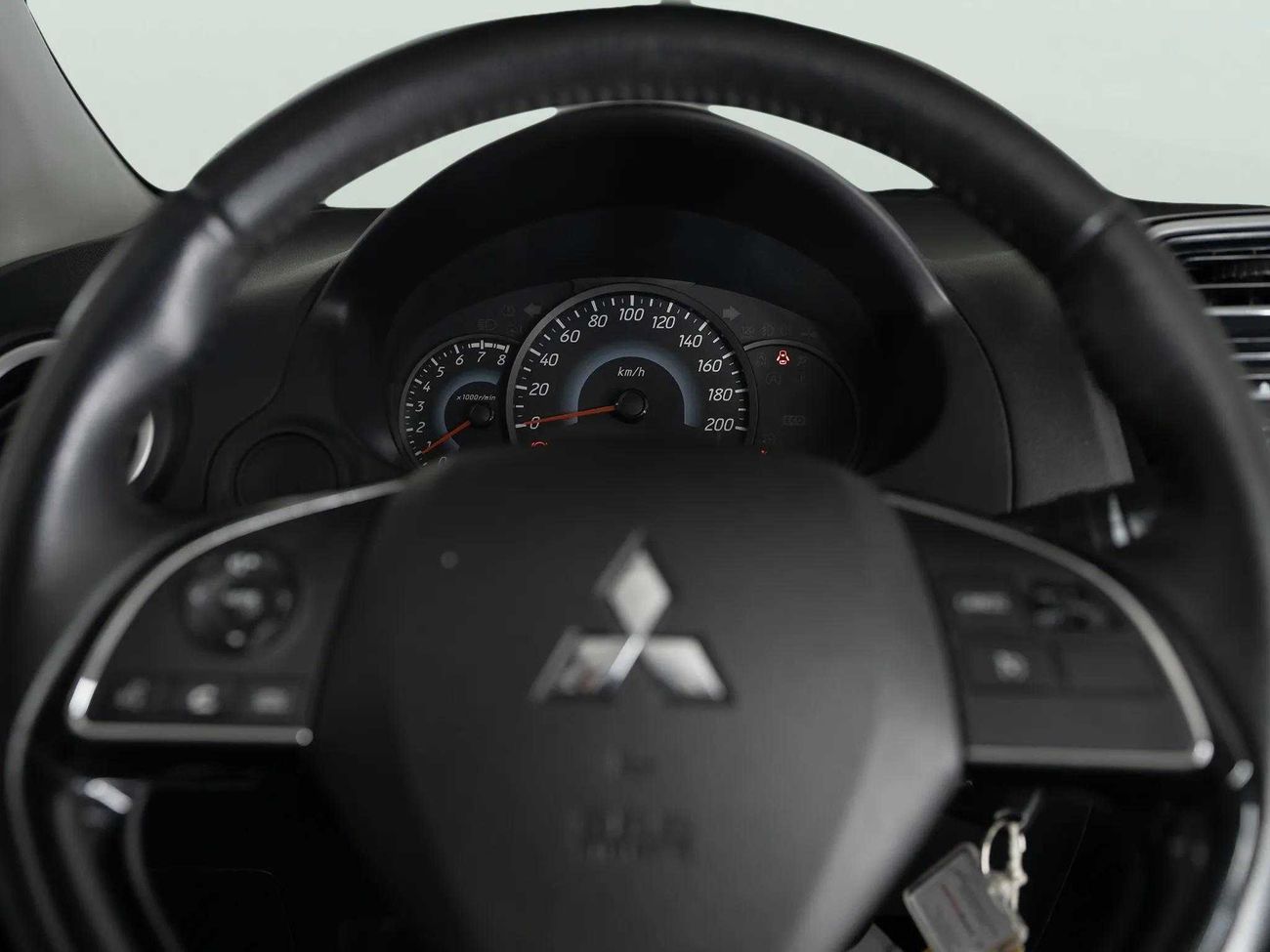 ميتسوبيشي اتراج GLX 1.2