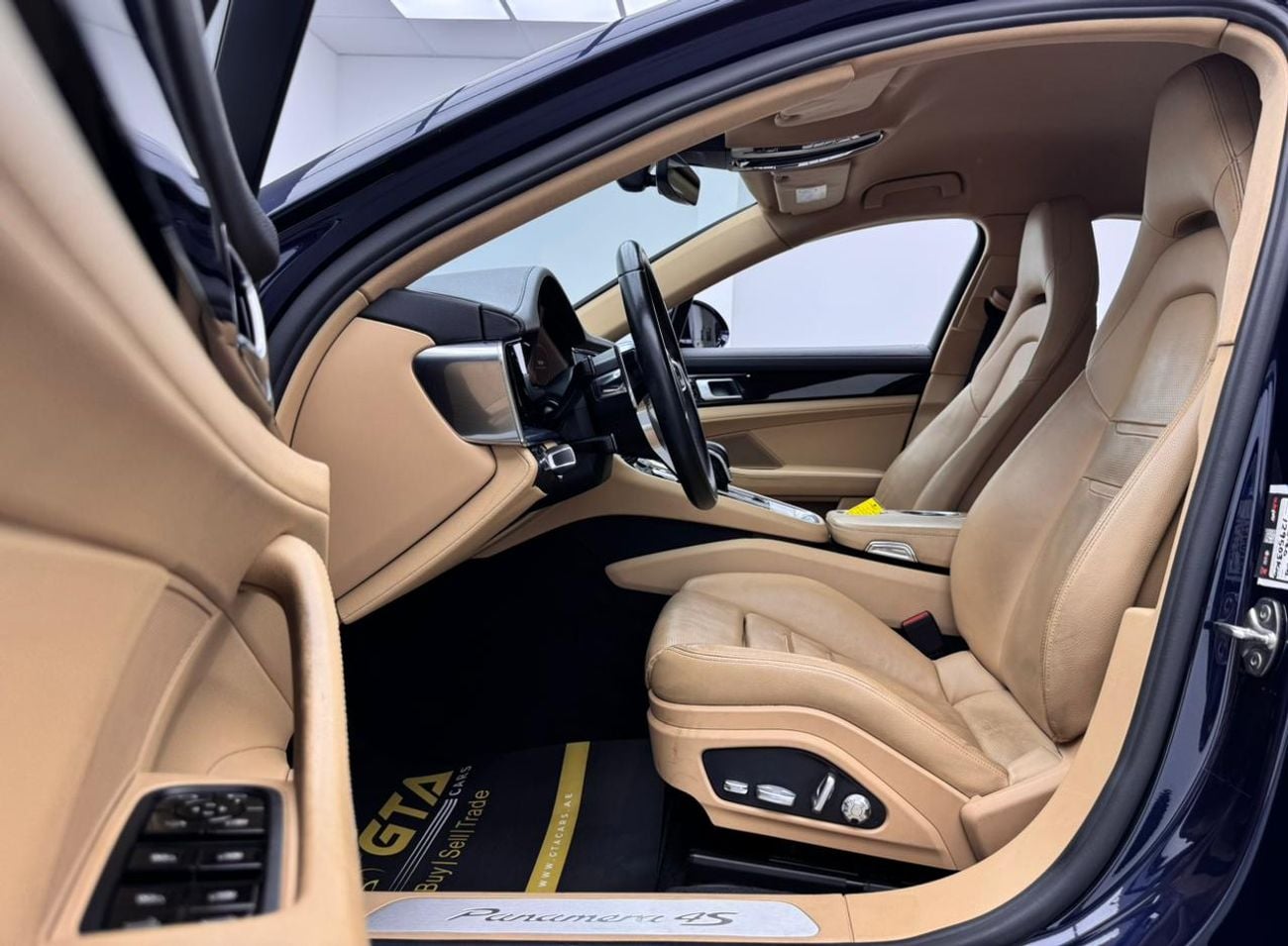 Porsche Panamera 2017 Porsche Panamera 4S, Full Service History, Sport Chrono Package, Excellent Condition, GCC