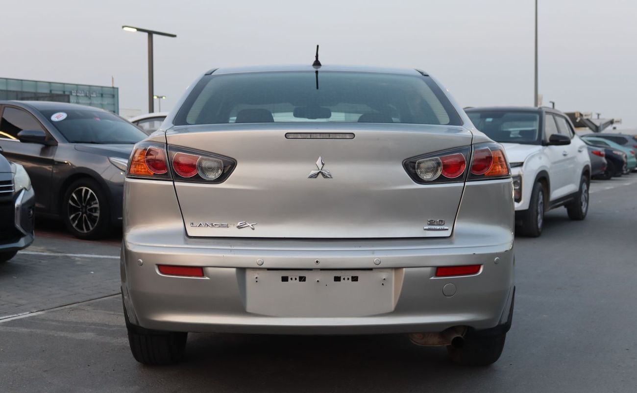 ميتسوبيشي لانسر ميتسوبيشى لانسر - 2016 - خليجى - بدون حوادث - محرك 2.0 - بحاله ممتازه