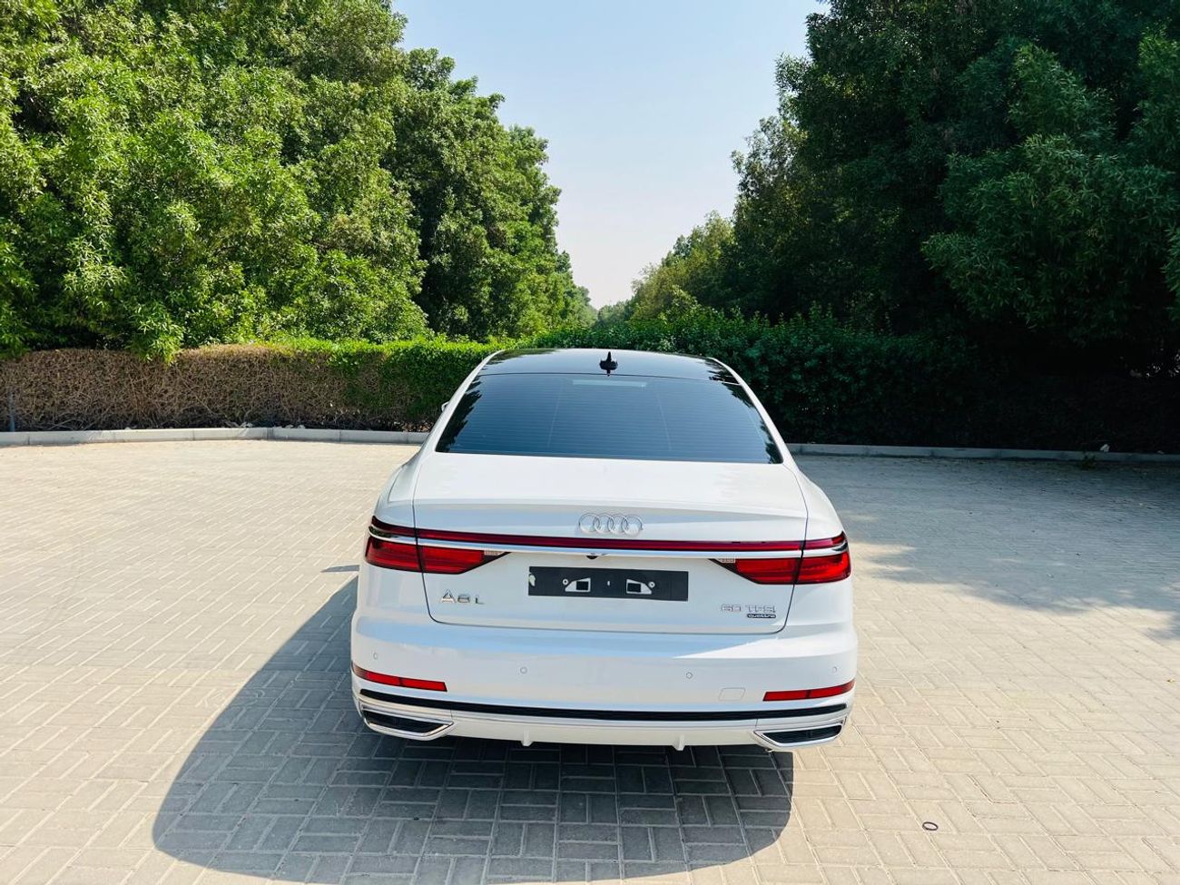 أودي A8 L 60 TFSI quattro 4.0L (460 HP)