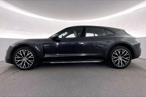 بورش تايكان 4 Cross Turismo | National Day Celebration | شامل الضمان | 0 ﺪﻔﻋﺓ ﺃﻮﻟﻯ